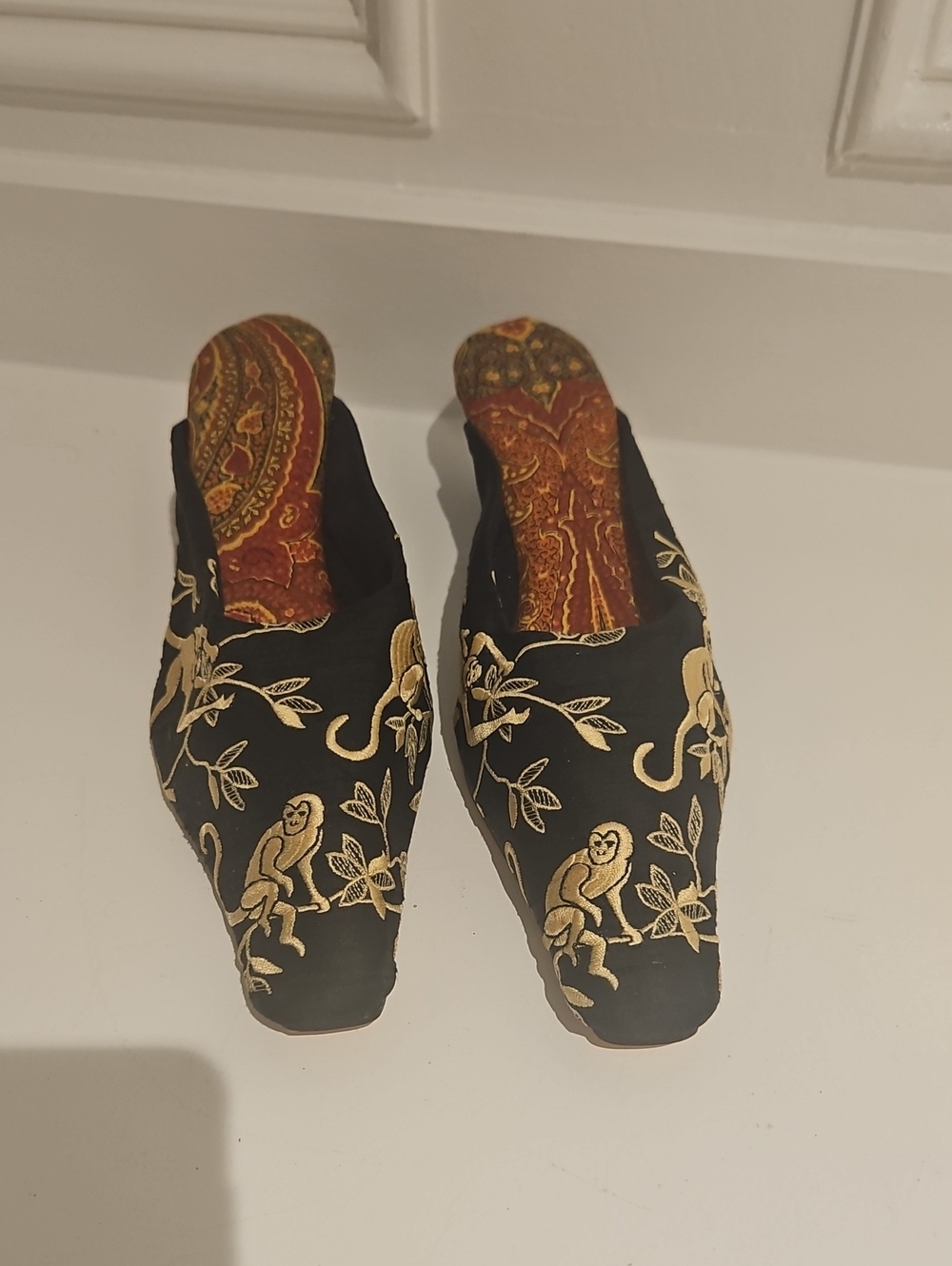 Black Embroidered Women's Slip-On Mules/Smoking Slippers - Medium (~7/8)